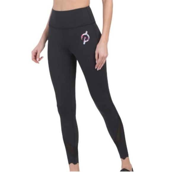 Peloton Navy Scallop Leggings for Ultimate Comfort and Style - Picture 1 of 5